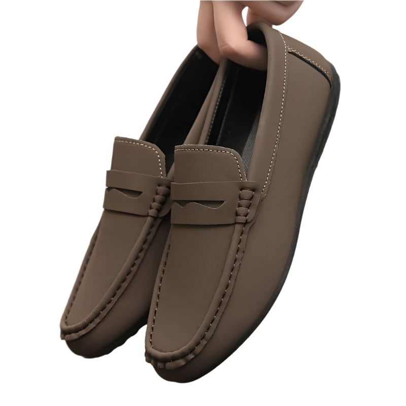 Raymond – Classic slip-on loafers with a round toe