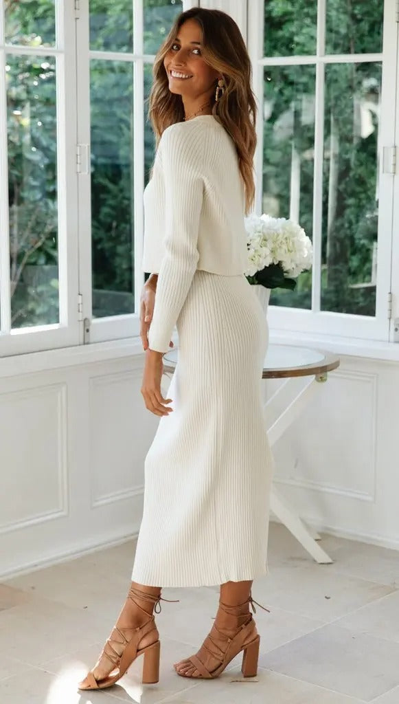 Macaw - Stylish long sleeve crop top and skirt set