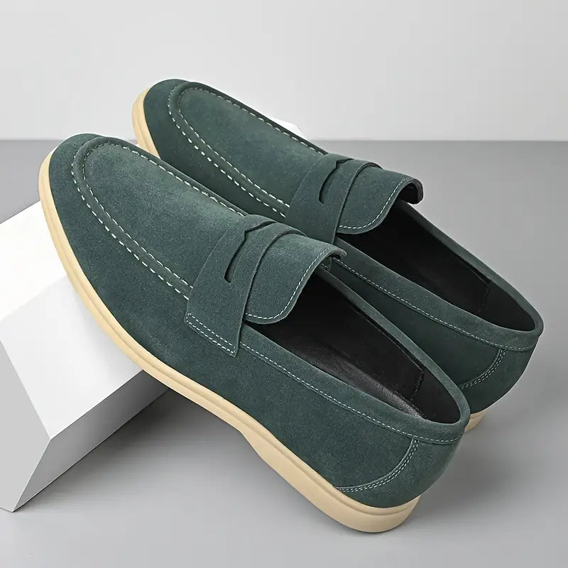 Jax - Modern and versatile loafers with contrast soles