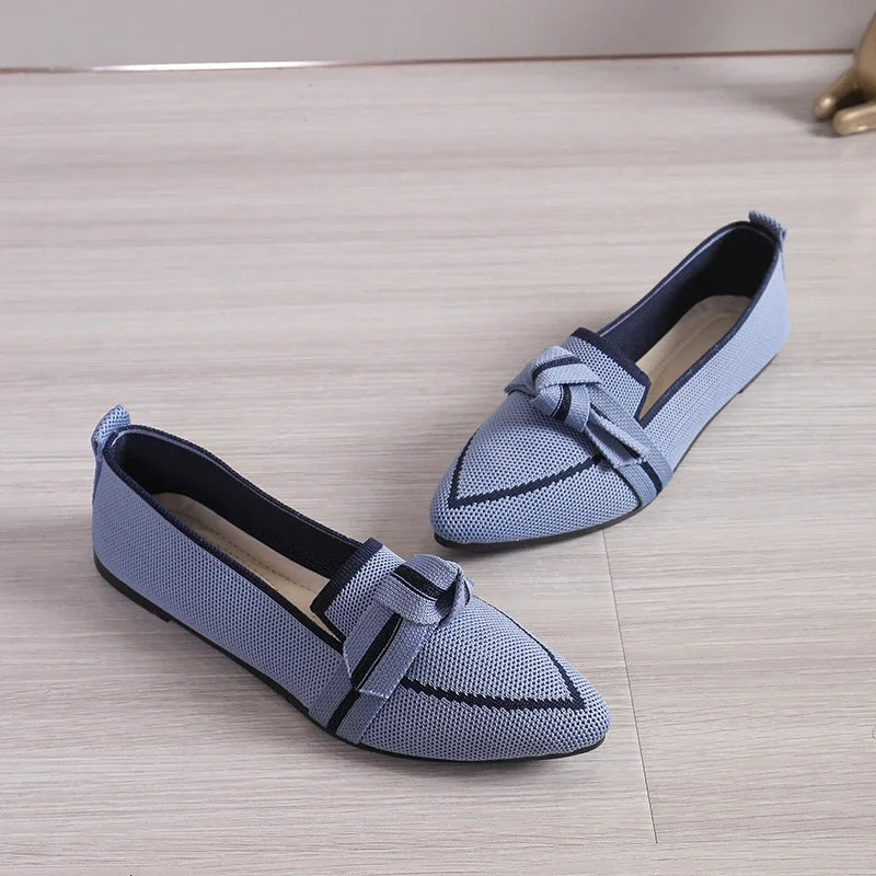 Yuka - Smart flats with lace and ribbon detailing