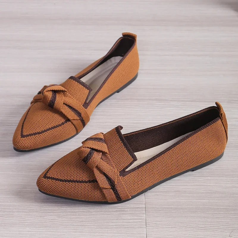Yuka - Smart flats with lace and ribbon detailing