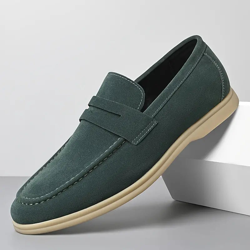 Jax - Modern and versatile loafers with contrast soles