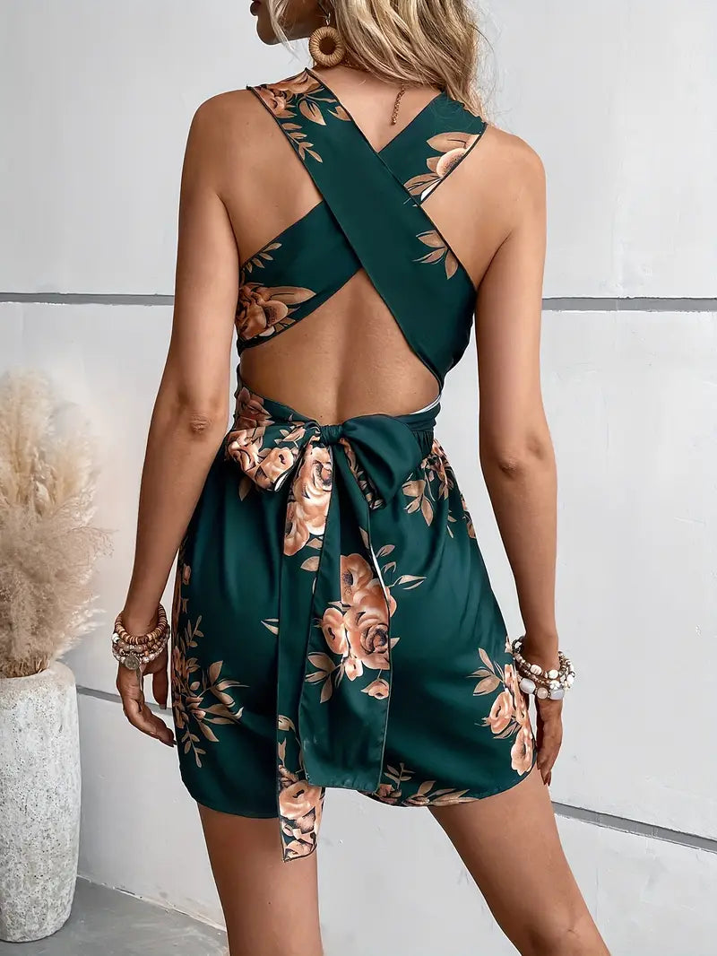 Mia – Chic waist belt and backless jumpsuit