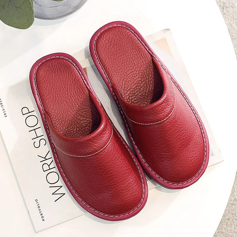 Hugo | Comfortable Vegan Leather Slippers – Luxurious and Relaxed