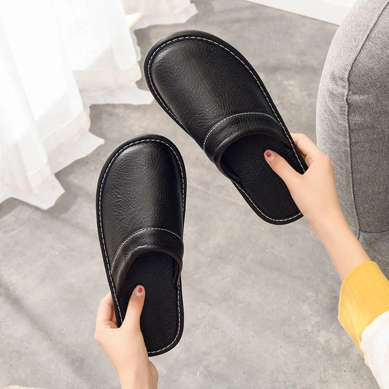 Hugo | Comfortable Vegan Leather Slippers – Luxurious and Relaxed