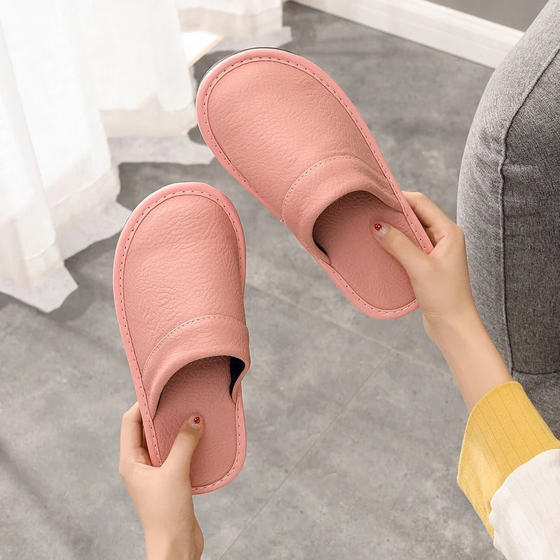 Hugo | Comfortable Vegan Leather Slippers – Luxurious and Relaxed