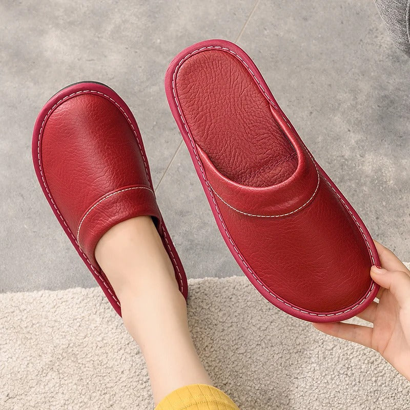 Hugo | Comfortable Vegan Leather Slippers – Luxurious and Relaxed