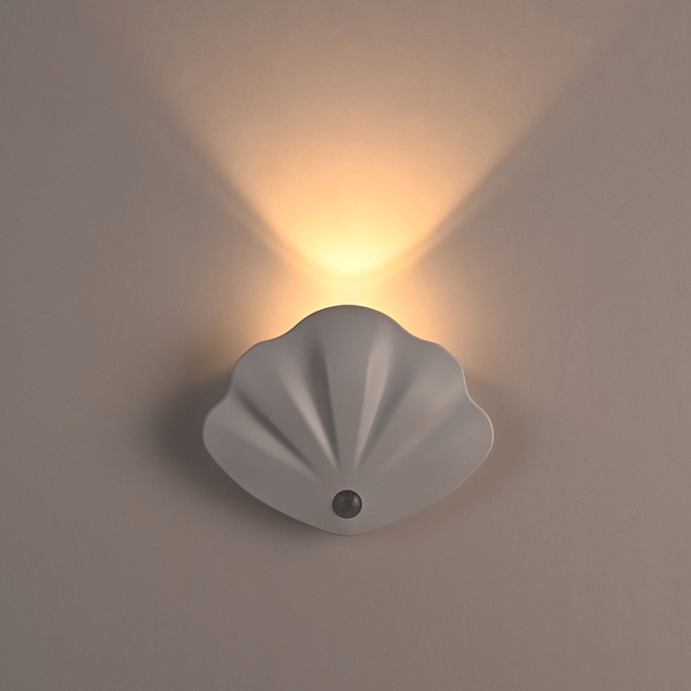 Globia – Shell Wall Lamp
