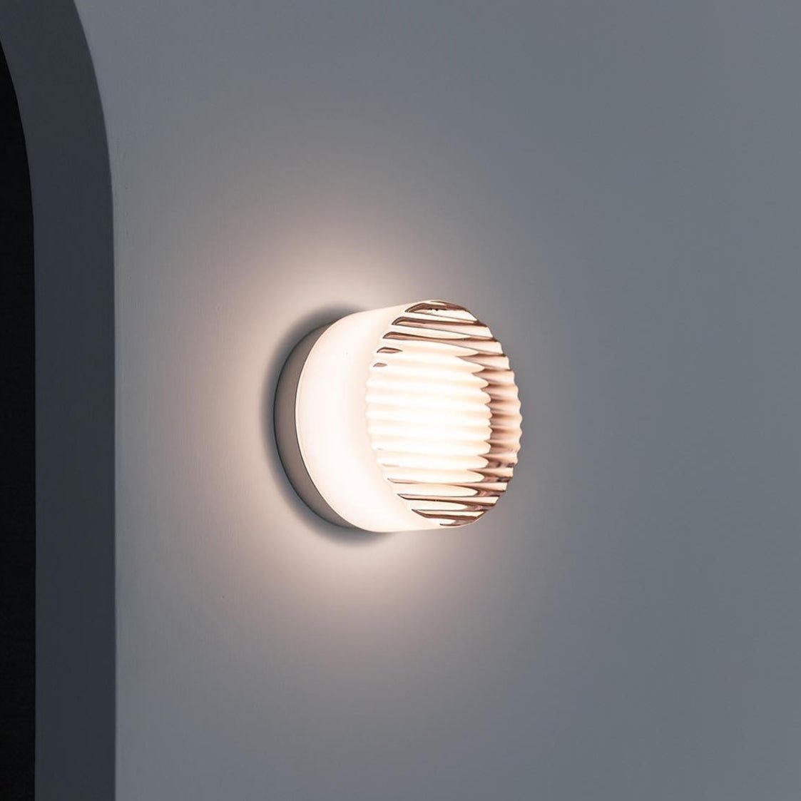 Zenira - Modern Round Wall Lamp