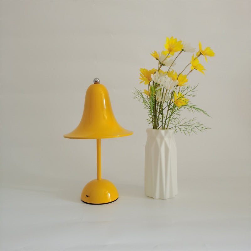 Solvra - Scandinavian-style table lamp with clock