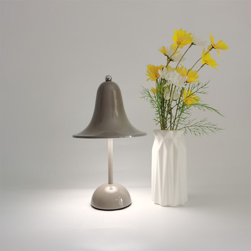 Solvra - Scandinavian-style table lamp with clock