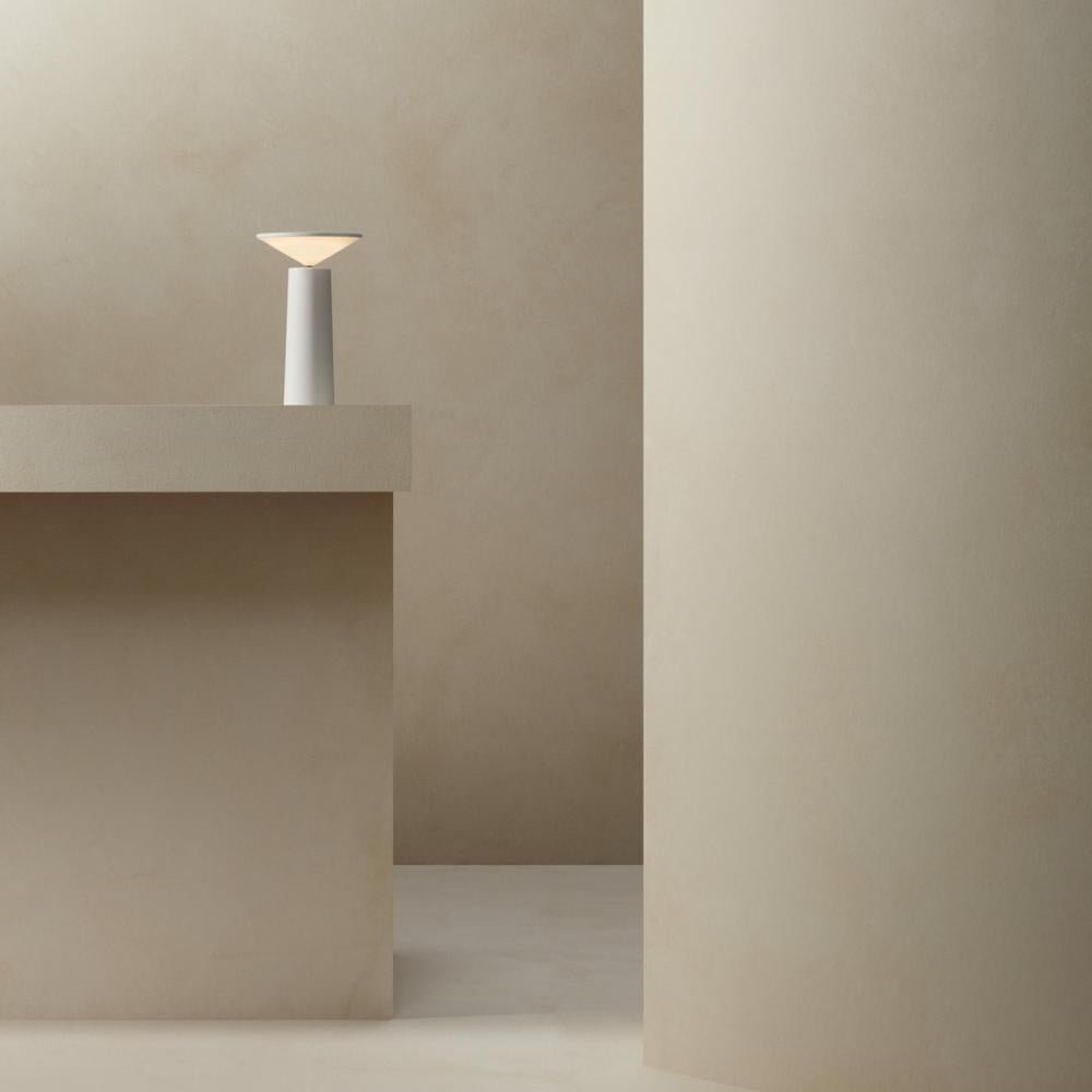 Clarion - Rotating Table Lamp