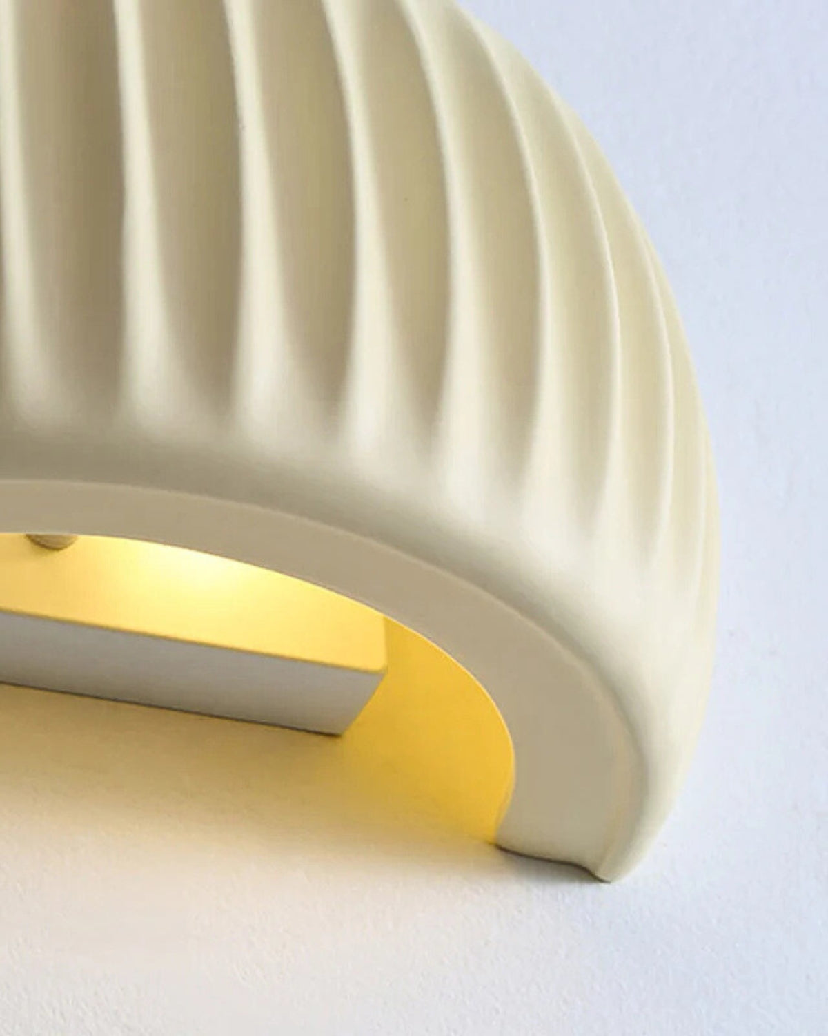 Lumavea - an elegant wall lamp with an artistic wave silhouette