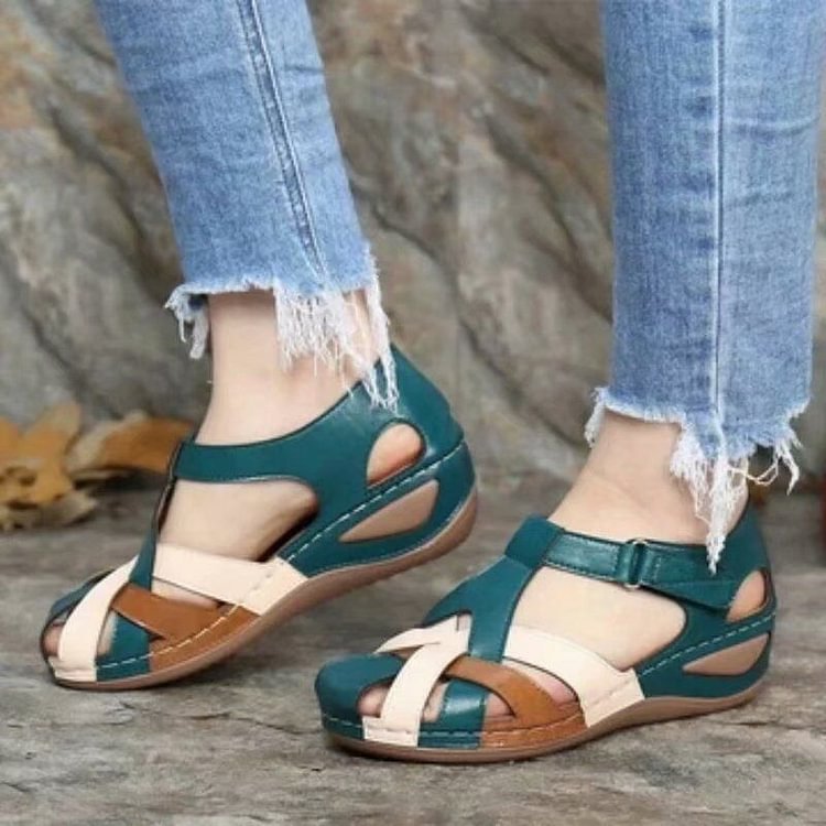 Ellen - Lightweight sandals with breathable straps