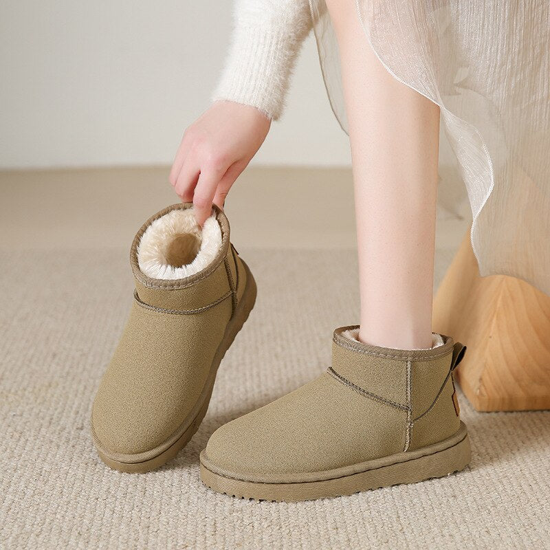 Comfortable mini boots with Camilla fur