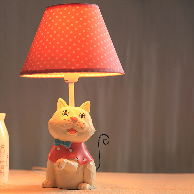 素晴らしい - かわいい円錐形のテーブルランプ