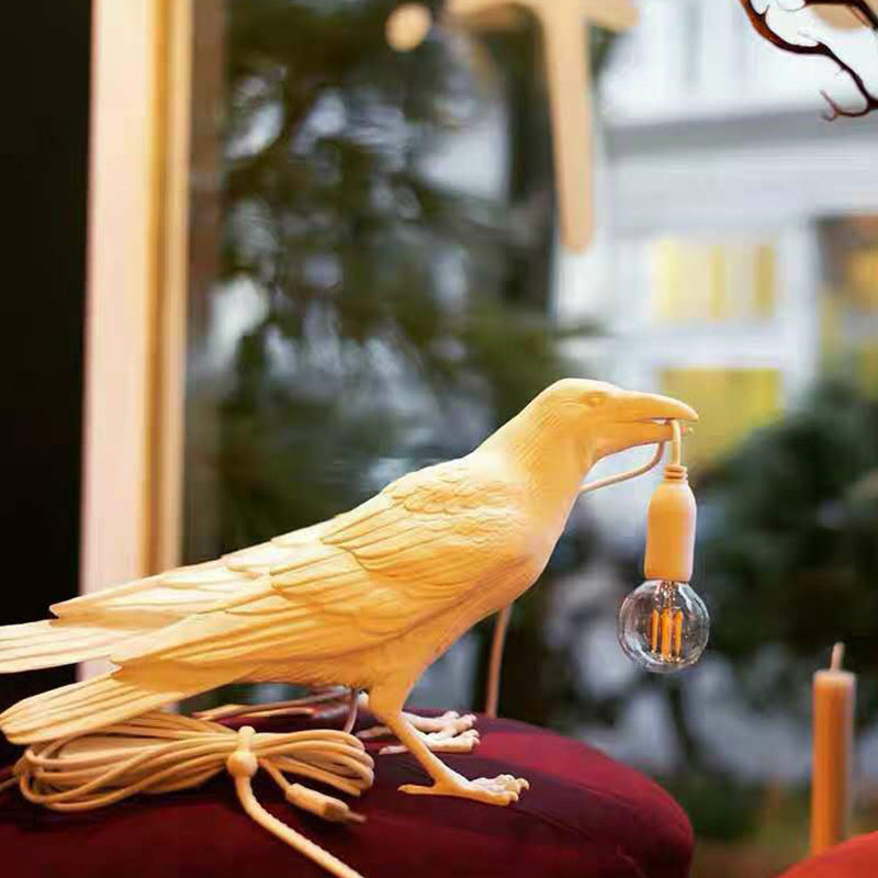 アビオラ – 芸術的な鳥のテーブルランプ