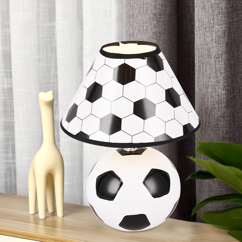 ストライカーシェード – サッカーセラミックデスクランプ