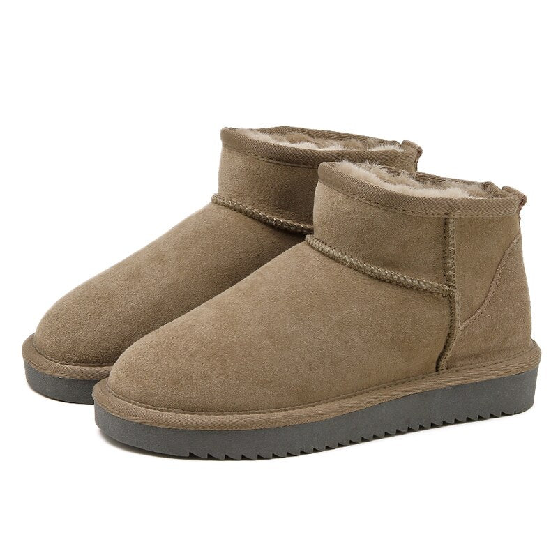 Comfortable mini boots with Camilla fur