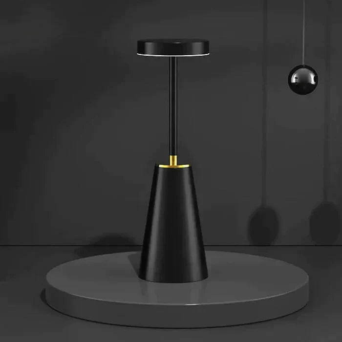 ソリニックス – ワイヤレステーブルランプ