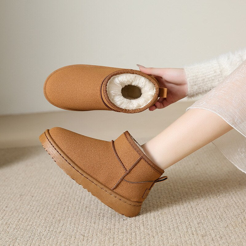 Comfortable mini boots with Camilla fur